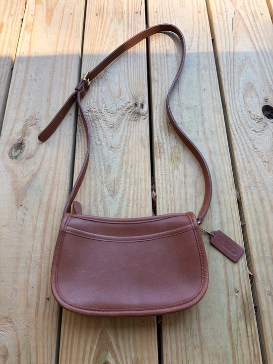 Coach Handbags - Coach vintage brown leather Coach 9031 Wendie crossbody bag
